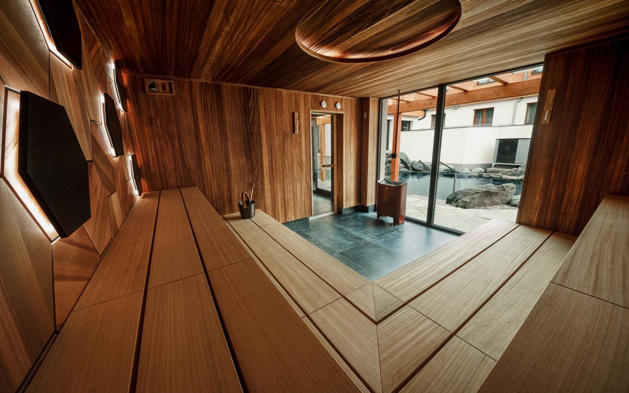 霍拉尔酒店 Rožnov pod Radhoštěm 外观 照片
